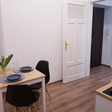 Guest Room Rowna Κίελτσε Εξωτερικό φωτογραφία