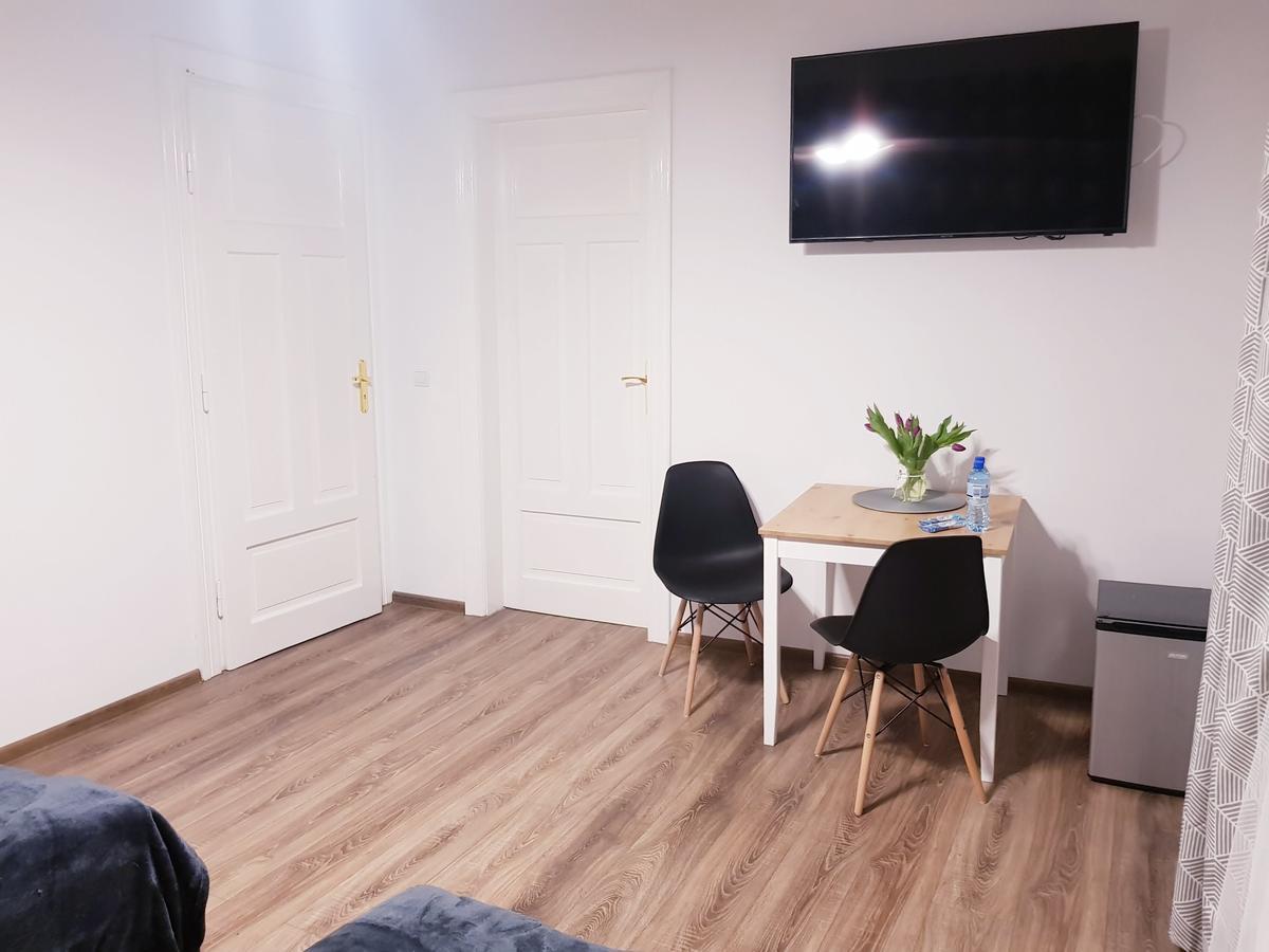 Guest Room Rowna Κίελτσε Εξωτερικό φωτογραφία
