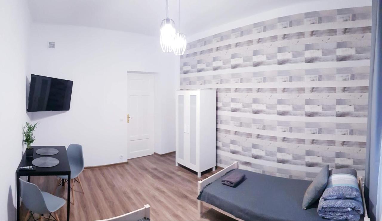 Guest Room Rowna Κίελτσε Εξωτερικό φωτογραφία